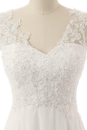 Abito da Sposa Cuore Vintage con Applique Cappellino tradizionale